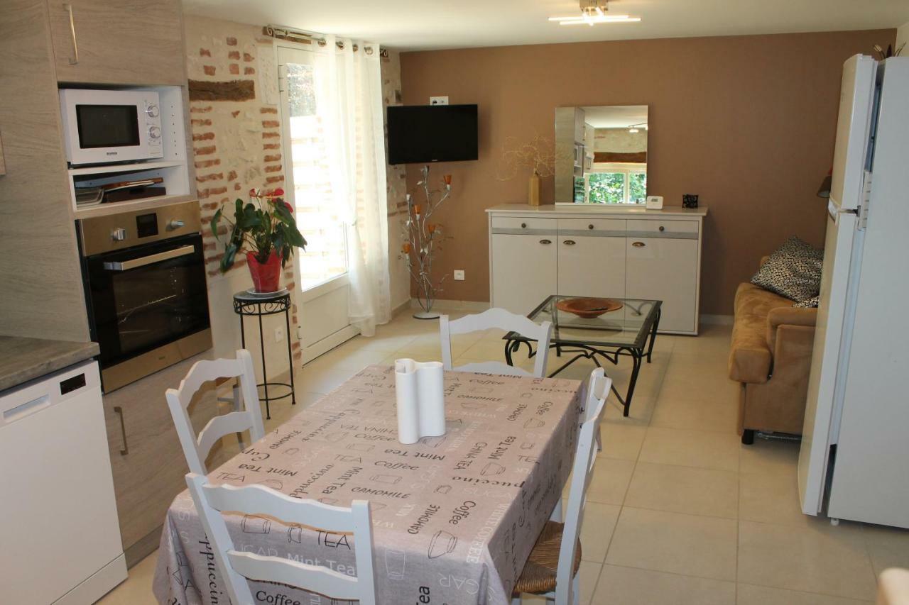 Gites Clodeguy No 2 Saint-Sylvestre-sur-Lot Extérieur photo